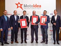 Nagrody Moto  Idea 2016. Czwarty od lewej Ryszard Jania - Prezes Pilkington Automotive Poland. fot.Marek Darnikowski